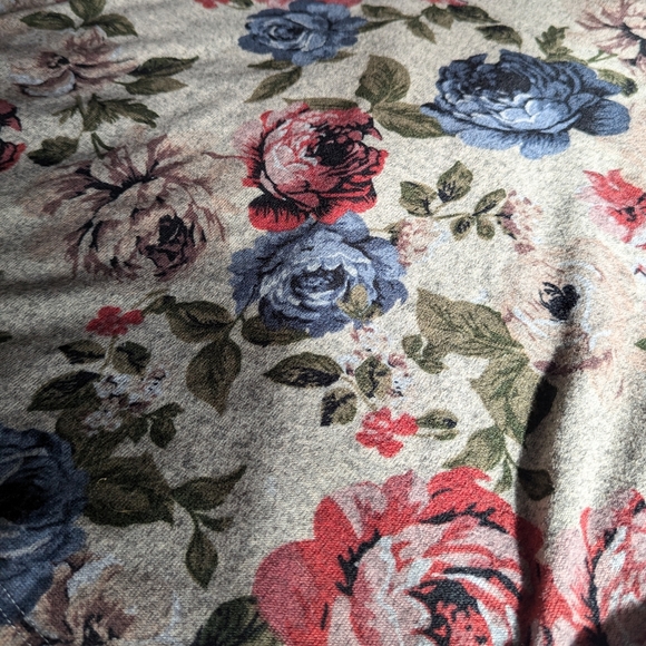 Pre-loved lightweight Jules & Leopold Floral Sweater - size XL - Picture 2 of 9